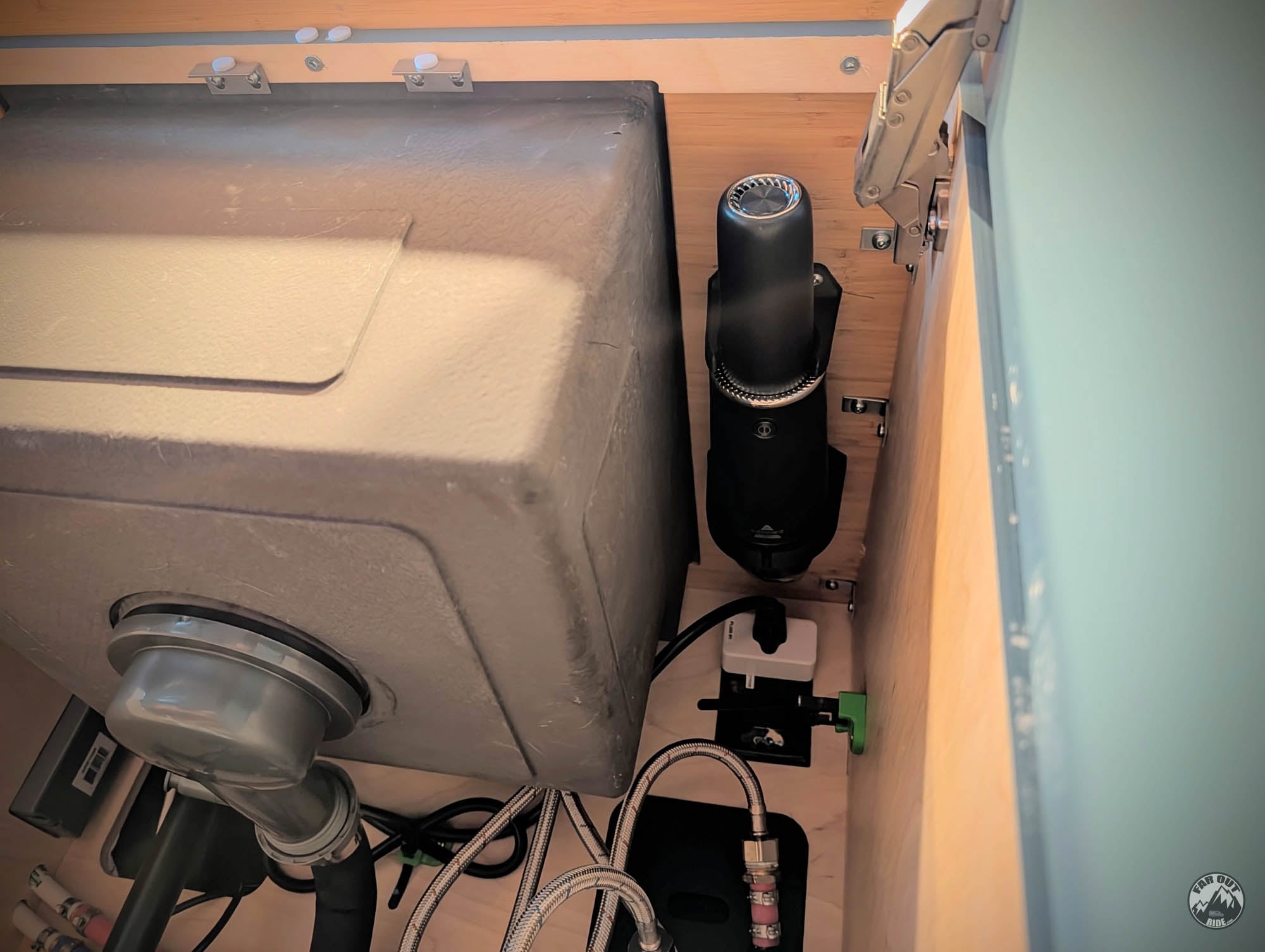 Bissell AeroSlim Vacuum Undercounter Mount - 3D Print File